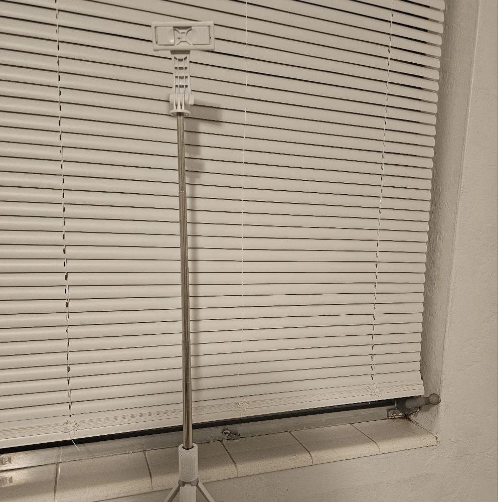 Extendable TriPod - Picture 2 of 3